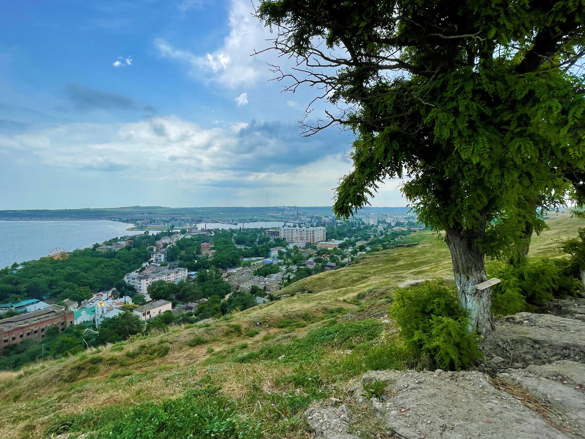 Как выглядят в Керчи дома, которые хочется только пожалеть. Показываю ...