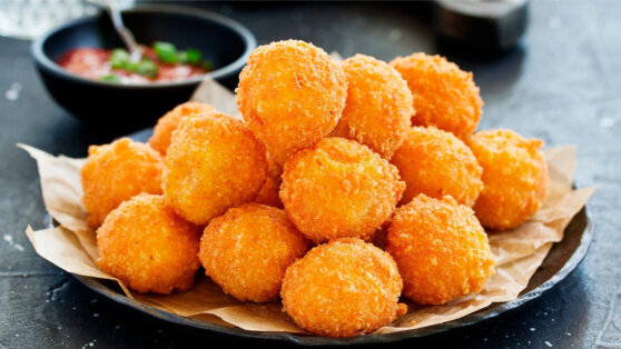    30 минут на кухне: шарики из твердого сыра во фритюре Ксения Пудовкина