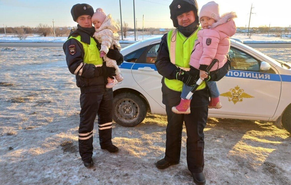    На 130 километре трассы М-5 «Урал» у них сломалась машина  УМВД России по Оренбургской области