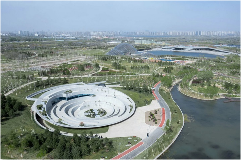 Общий вид Taiyuan Botanical Garden.  
Источник: https://www.dmaa.at/work/taiyuan-botanical-garden-bonsai-museum
