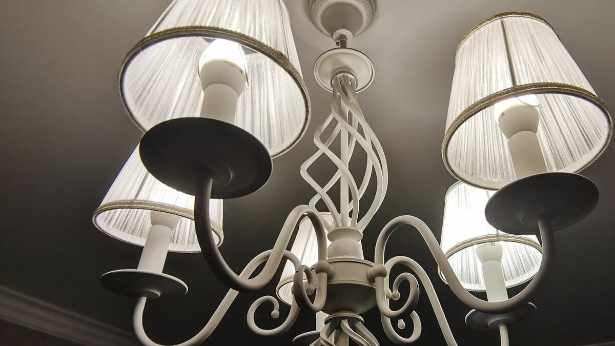     Аварийное отключение электроэнергии произошло в Кировском районе города