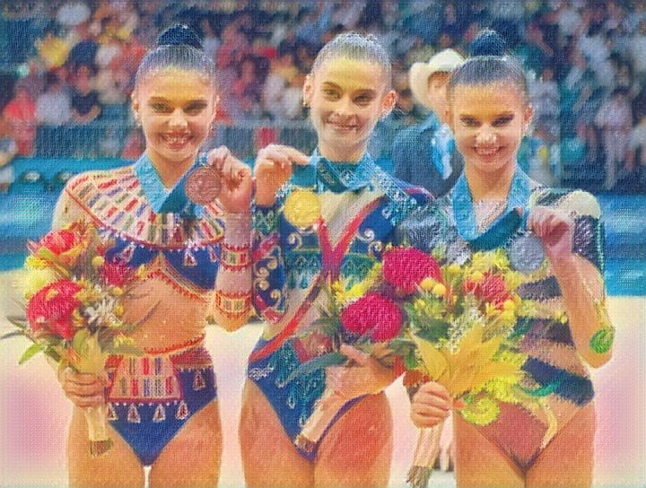 Алина Кабаева (крайняя слева) потеряла золото из-за потери предмета на Олимпиаде в Сиднее. Фото из открытых источников в авторской обработке