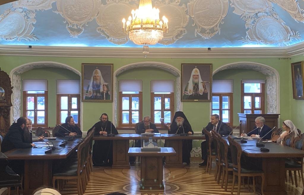 Круглый стол, посвященный наследию святого Паисия Афонского. Организаторы: МДА и фонд "Покров"