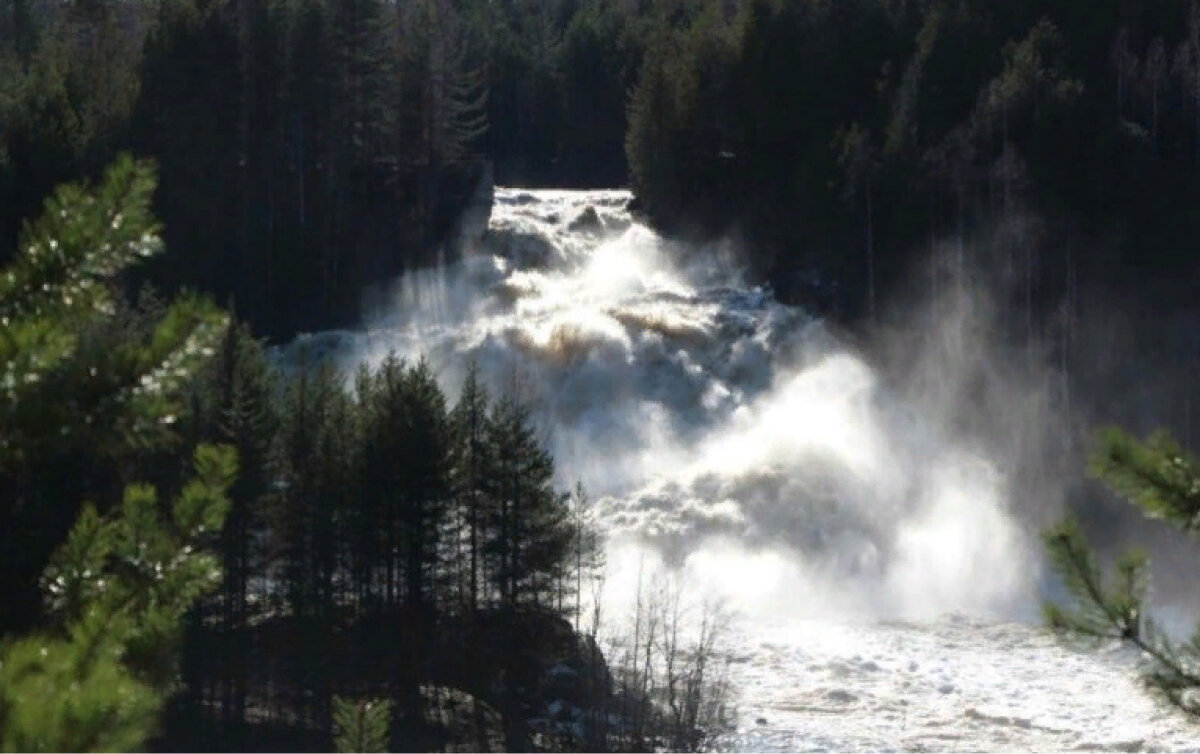 Водопад на реке суна в Карелии