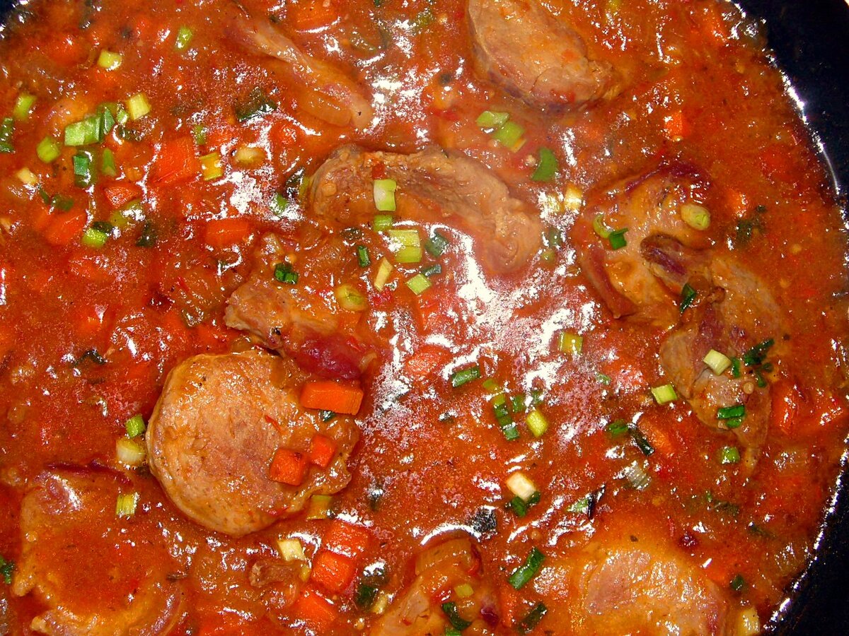 Вкусный Рецепт: Тушёная свинина в томатном соусе
