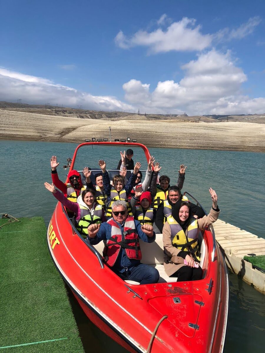 Скоростная!!! 2 двигателя и общие 600 л/с. 4 винтовые лопасти!