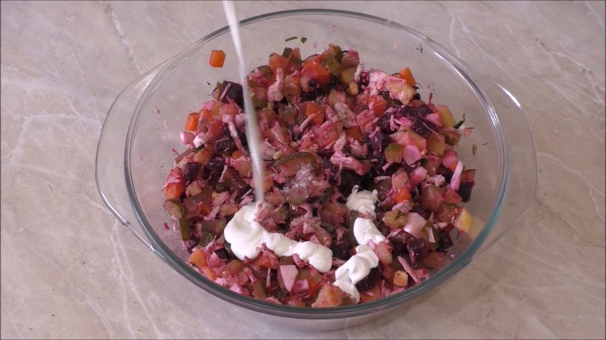 Винегрет с мясом - такое блюдо и на праздничный стол подать нестыдно