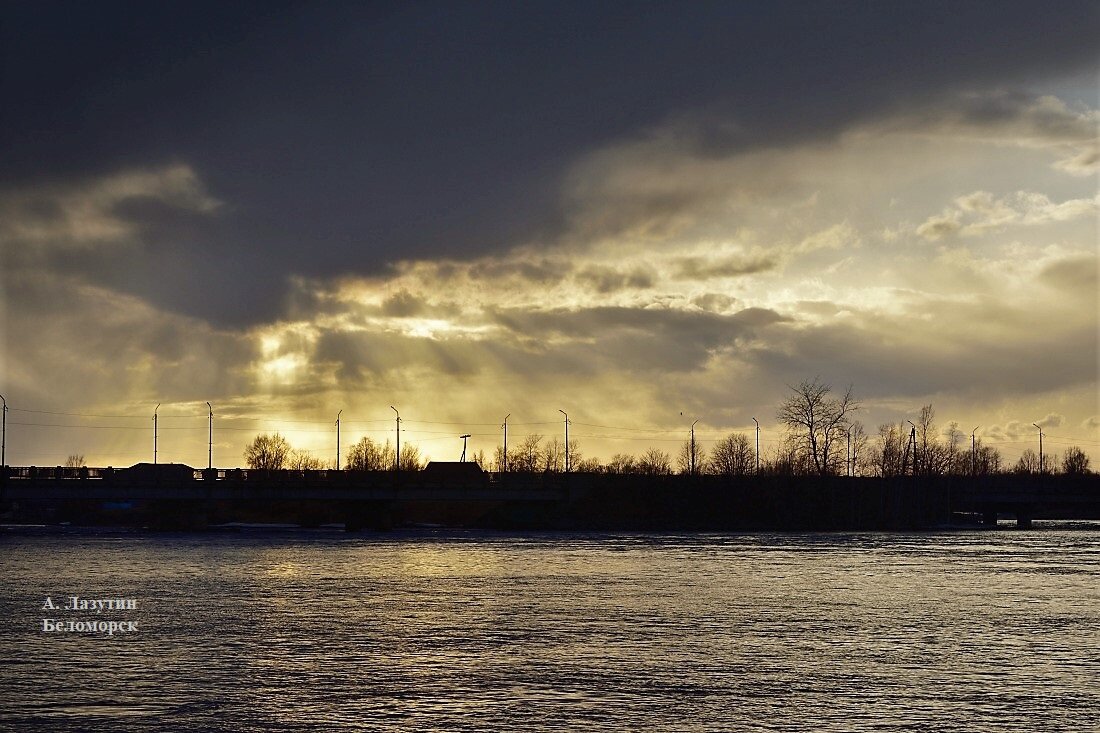 Поморский берег.  У Белого моря. Фото А. Лазутин 22.04.2020
#Беломорск
https://karjalanmu.ru/