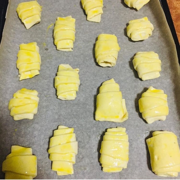 Круассаны на противне 