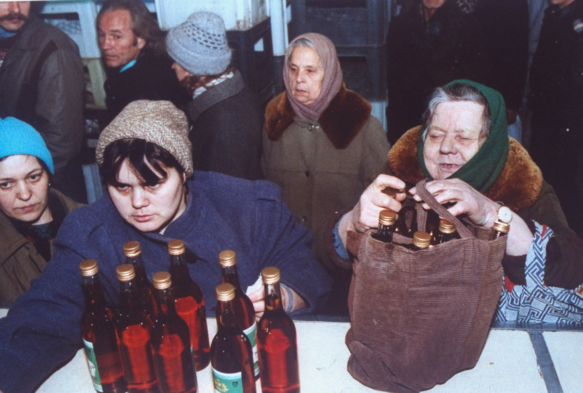 Фото 90-х годов как напоминание о том, что может случиться снова 