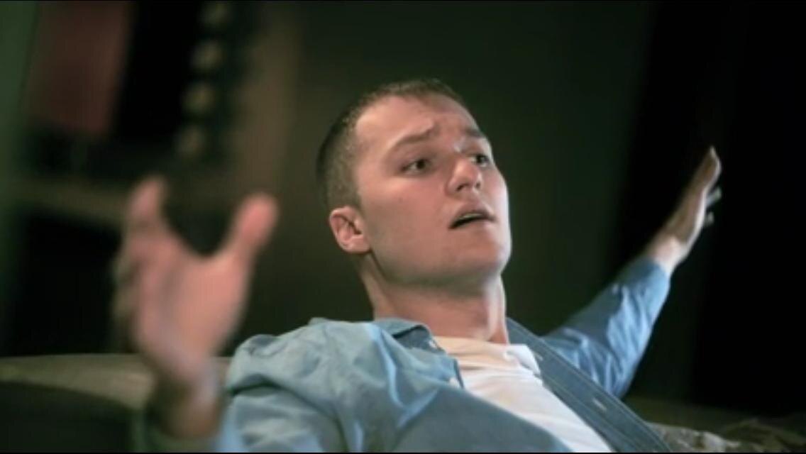 Мне нравится не просто «стоять на камеру», а дарить эмоции! Я начал писать стихи и создавать свои проекты.