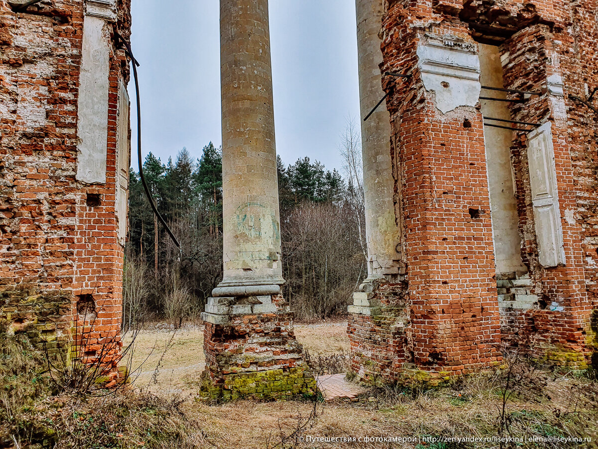 Руины увеселительного дворца жестокого промышленника. Все что осталось от роскошной усадьбы Петровское-Алабино
