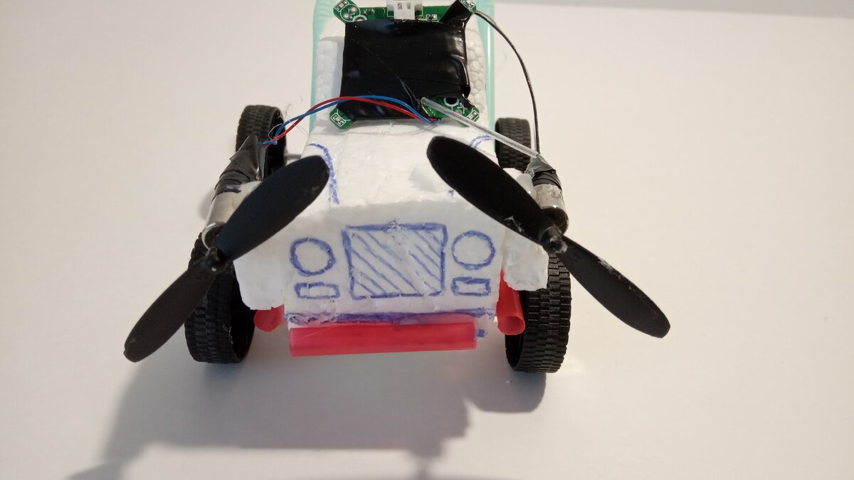 Установили два пропеллера