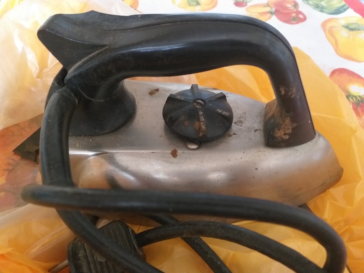 Утюг электрический "ТЭ-8".