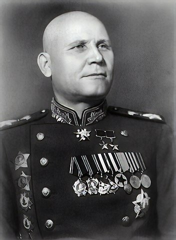  Очевидно, что выдающихся военачальников и полководцев, командующих войсками во время Великой Отечественной войны было множество.-8