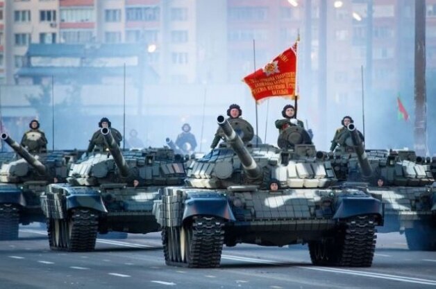 Военный парад  Минске. Архивное фото.