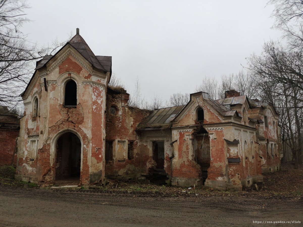 Управление усадьбой. Управляющий усадьбой. Роскошь Строгановской усадьбы. Управляющий усадьбой 19 век. Старая усадьба управляющего конефермой Звягинцева.