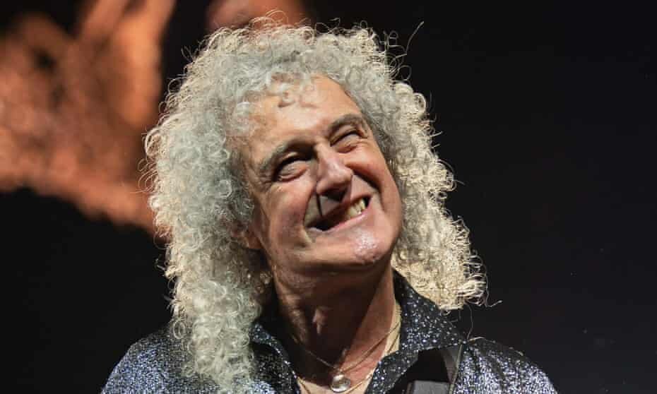 Брайан Мэй выступает с Queen в январе 2020 года.