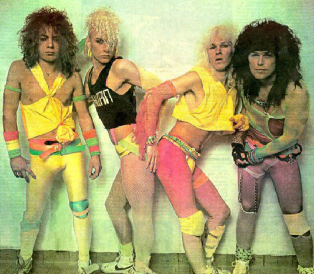 Каверы 80 х. Глэм рок группы 80-х. Glam Rock группы 70. Стиль Металлистов в 80е. Глэм рок мода 80х.