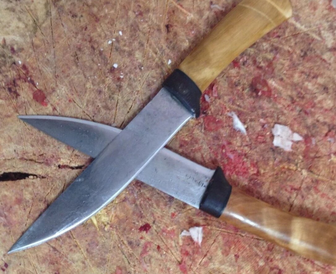 Нож из Р6М5 классная вещь, но есть и минусы...