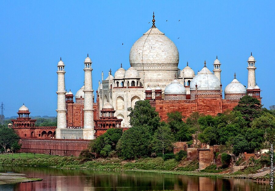 Agra india. Мавзолей Тадж-Махал в Индии. Мавзолей-мечеть, Тадж-Махал (Агра, Индия). Мавзолей Тадж-Махал в Агре. Тадж Махал в городе Агра.