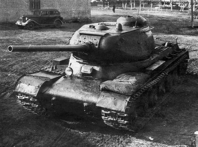 Танк ИС-1