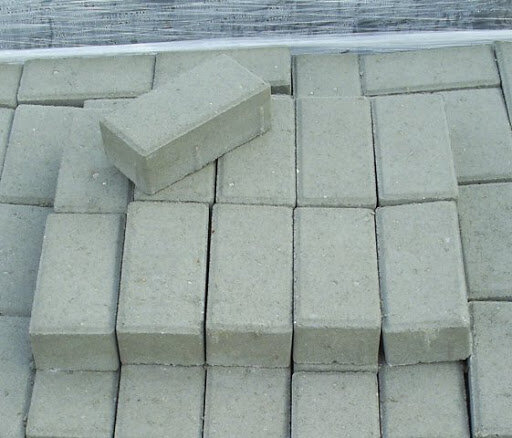 Так выглядит натуральный цвет брусчатки, без пигмента.