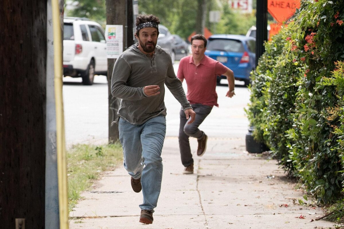 Blockers 2018. Салки фильм 2018. Салки фильм 2018. За бортом 2018 ева лонгория. Эд хелмс ты водишь.