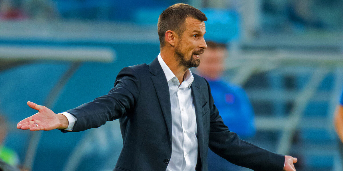 Сергей Семак
Источник: https://s-cdn.sportbox.ru/images/styles/upload/fp_fotos/f7/e3/d0401a9fabba93460eb100e4d7c6ee555c002890895fe007317268.jpg