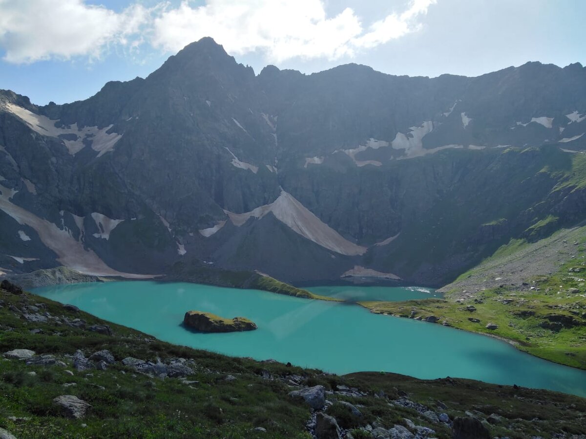 Голубое озеро Кавказ