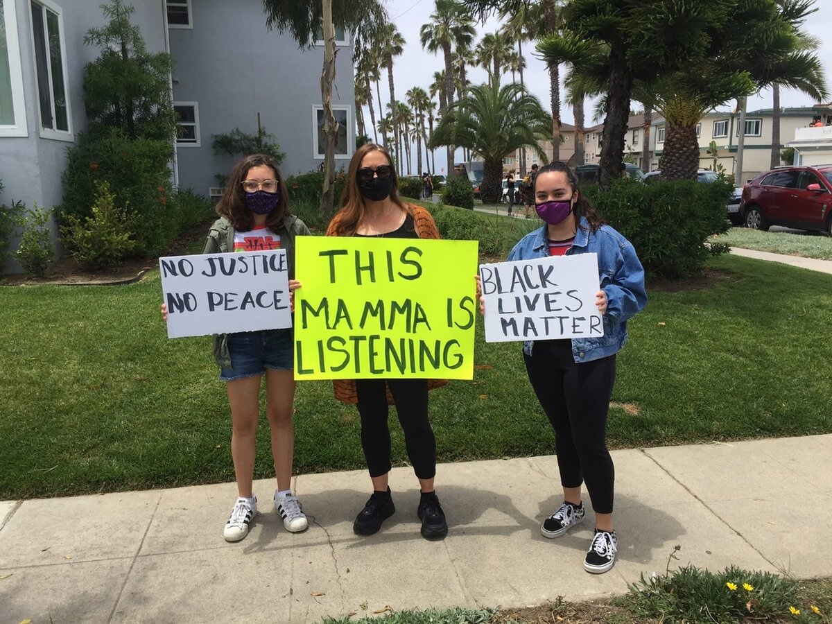 Активистки BLM в Калифорнии – буквально напротив моего дома  