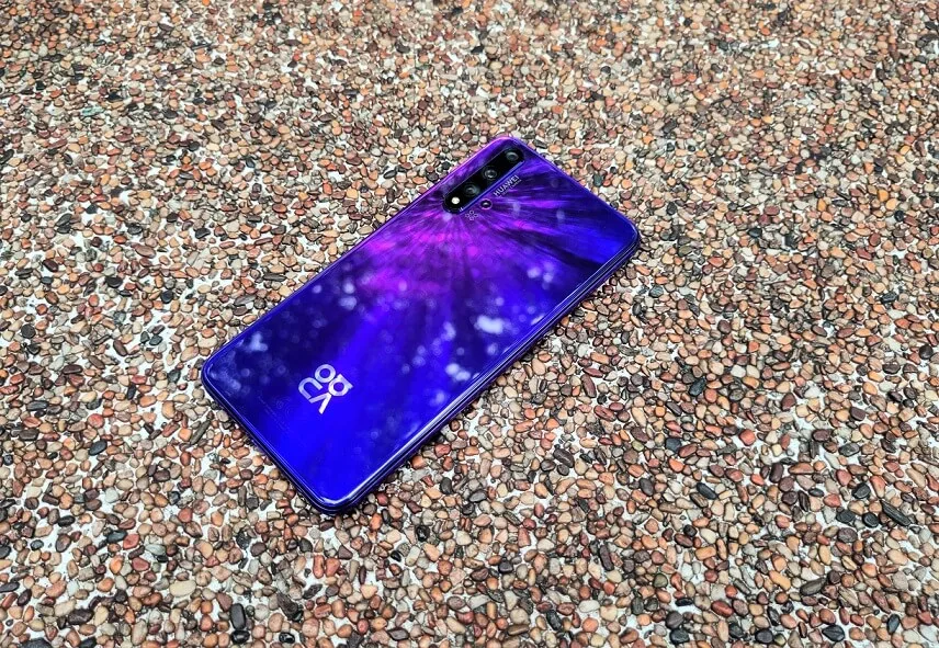 Флагманская мощь за скромную сумму, этот Huawei разносит в щепки конкурентов - Kirin 980, 6 Гб ОЗУ, Google-сервисы1