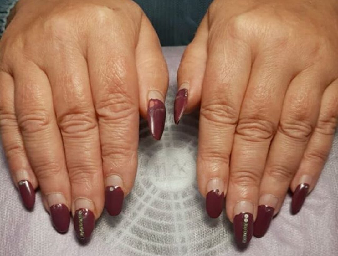 Покрытию ногтей более 3 недель