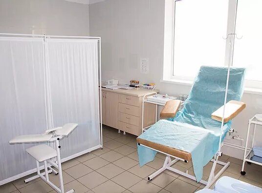 Напольная плитка в клинике «На Пирогова»