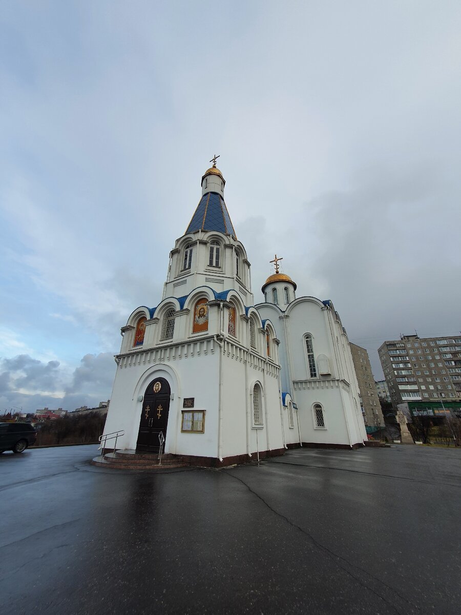 За полярным кругом. По местам памяти. Алеша, Маяк, фрагмент рубки подводной  лодки 