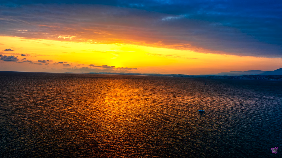 Красивое фото от Корбена, видимо для атмосферы... Хорошо)
