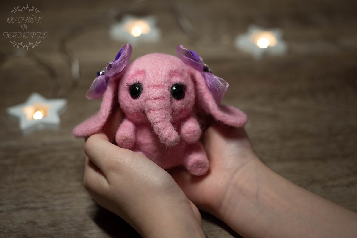 Розовый слоник Поли (здесь ей уже 3 годика) 