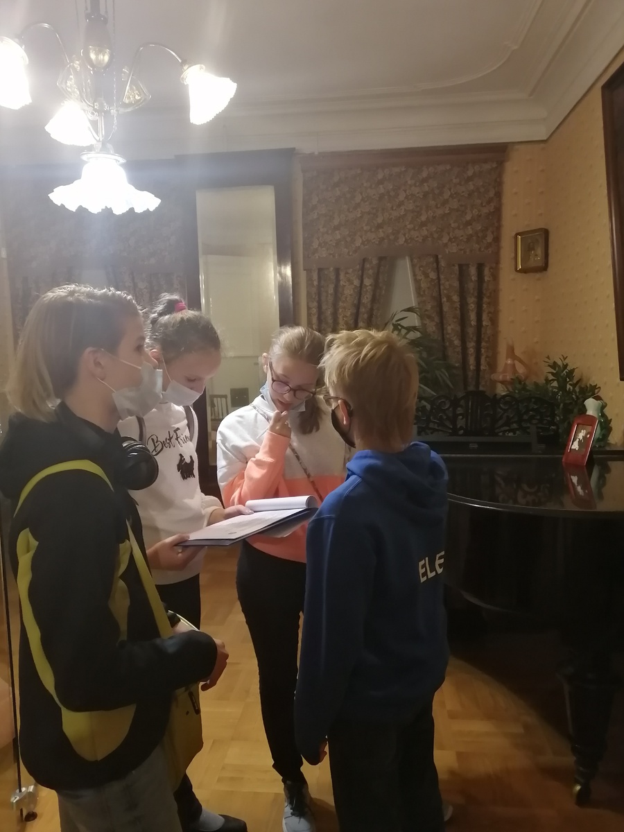 Думают над сложным заданием