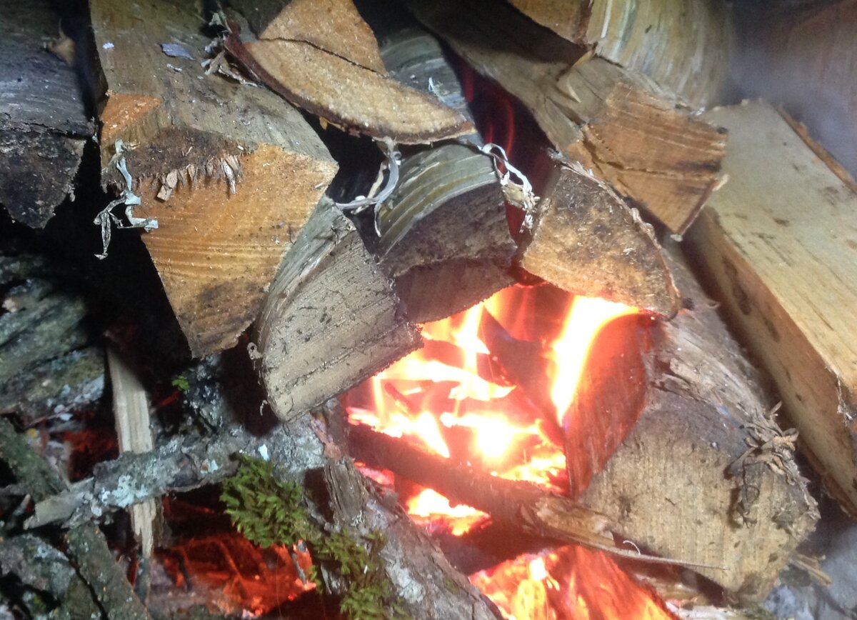 Горит хворост