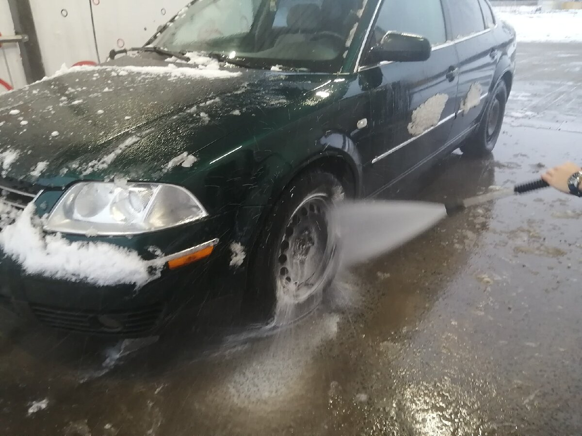 Сначала я тщательно помыл колеса от грязи и реагентов