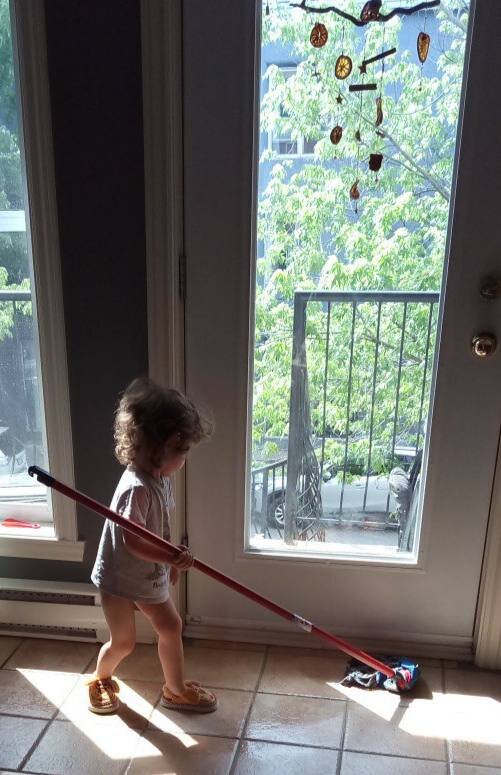 После этого помощника иногда приходилось устранять дома потоп))