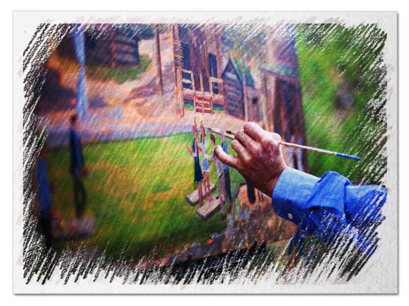 Играл на гитаре, рисовал хорошо. По образованию он художником был. 