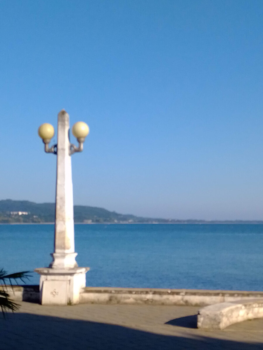 Море... Абхазия...