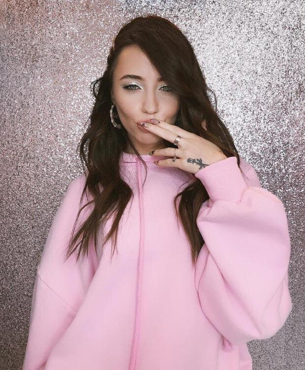 Кокетствующая DOROFEEVA