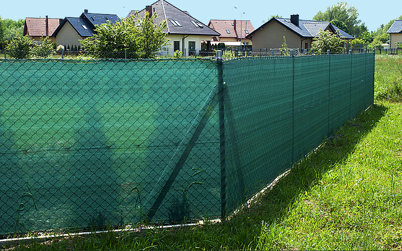 Забор из сетки Рабица: как превратить прозрачное ограждение в ...