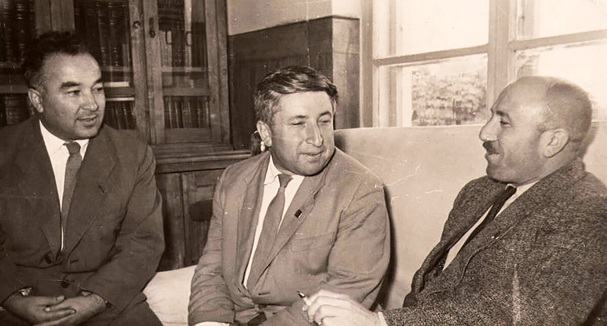 Алим Кешоков с Расулом Гамзатовым и Кайсыном Кулиевым