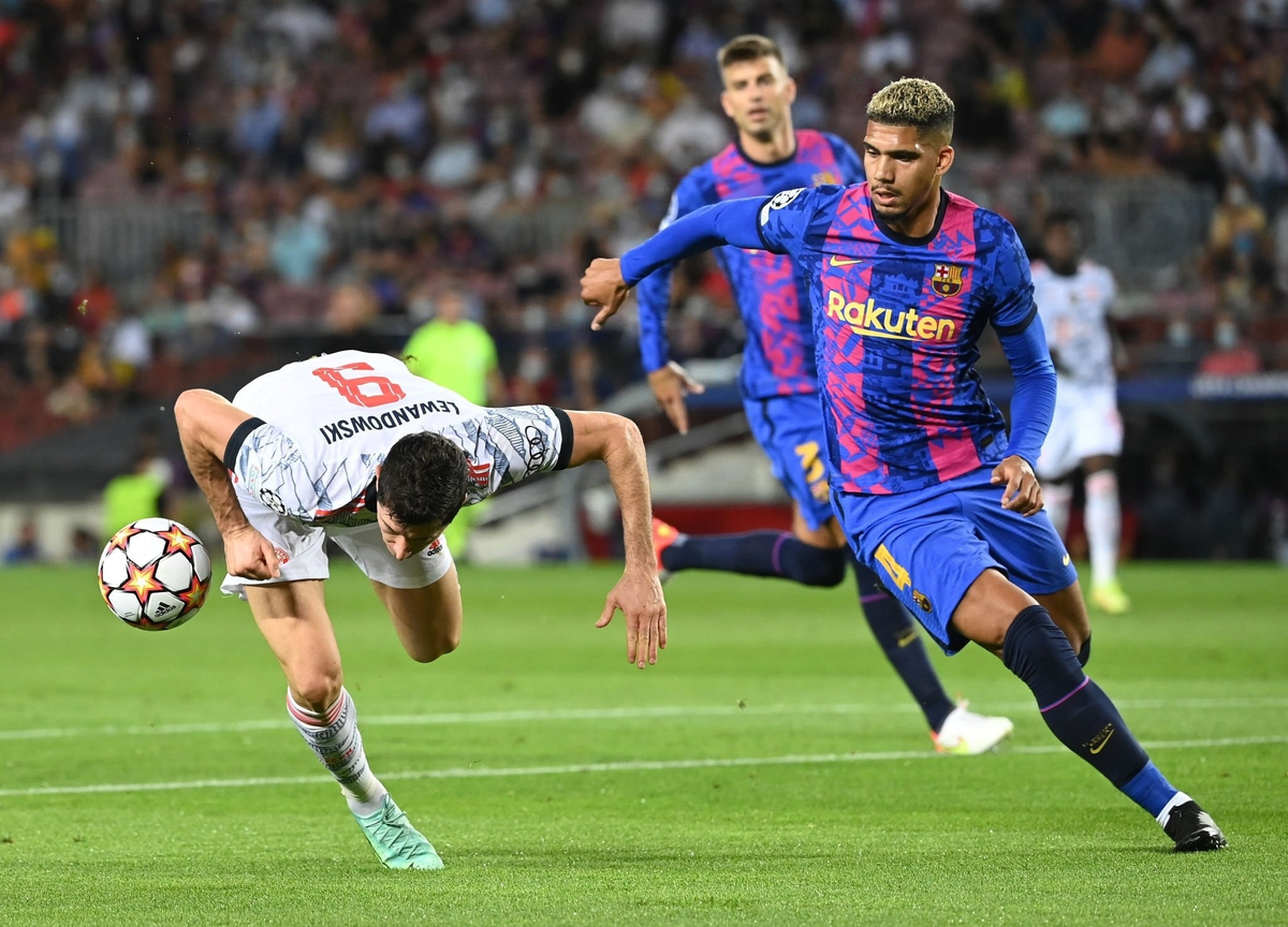     Лига чемпионов 2021/2022. Группа Е. 1-й тур. «Барселона» - «Бавария» - 0:3.   Последний раз команды встречались в 1/4 финала Лиги Чемпионов 2019-2020 года.
