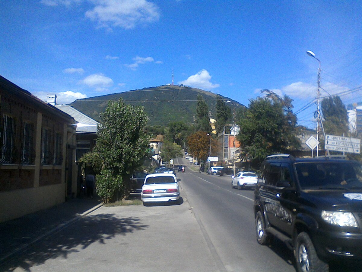 Дорога от автовокзала на Машук (фото автора-2021)