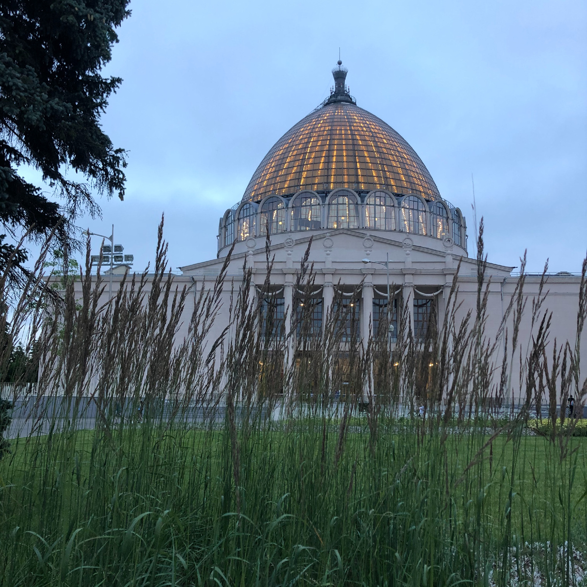 Павильон "Космос" на ВДНХ