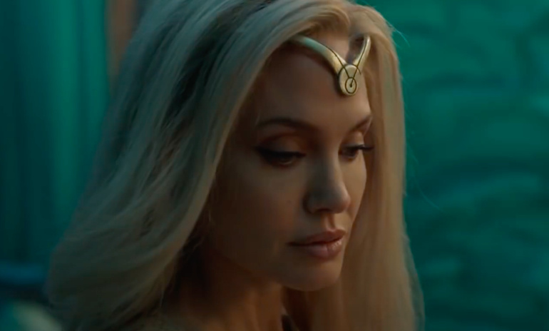 Новая картина стала непривычным для Marvel набором супергероев. Фото: кадр из трейлера фильма «Вечные»